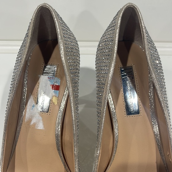 INC International Concepts Womens Zitah Pumps Silver Crystal Size 8W - Picture 3 of 7